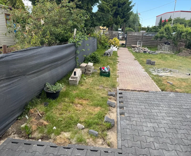 Obrzeża i pierwsze rzędy kostki